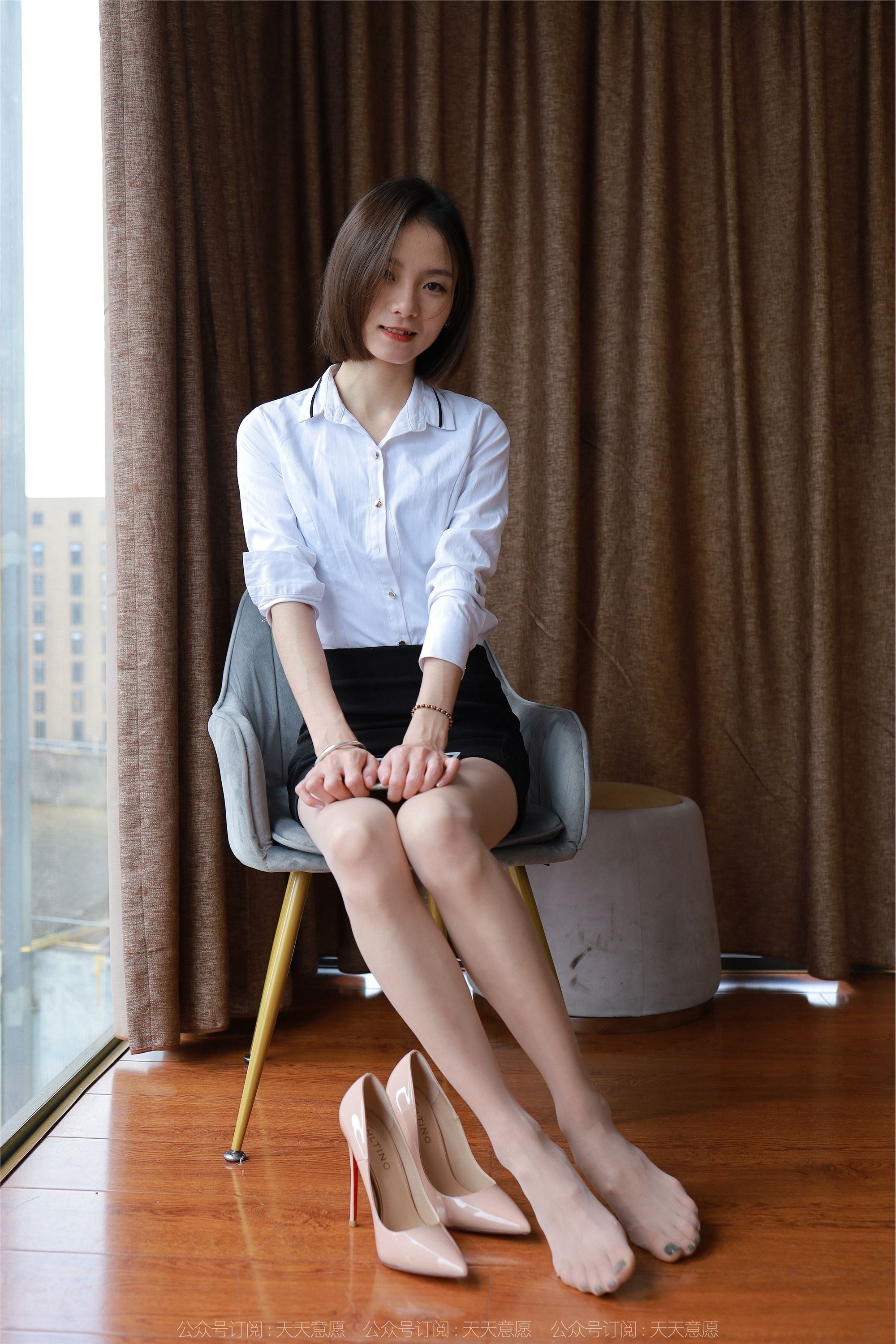 IESS异思趣向  2022.01.07 丝享家983：小六《短发配短裙》